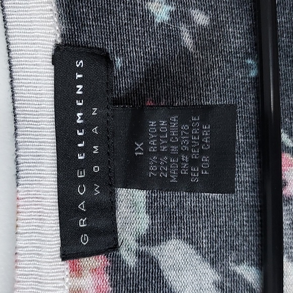 Grace Elements 1x 3/4 sleeve cartigan black w/ flower print - Picture 5 of 10